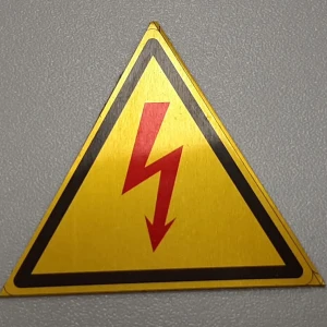 Знаки безопасности и охраны труда — Знак электробезопасности — фото